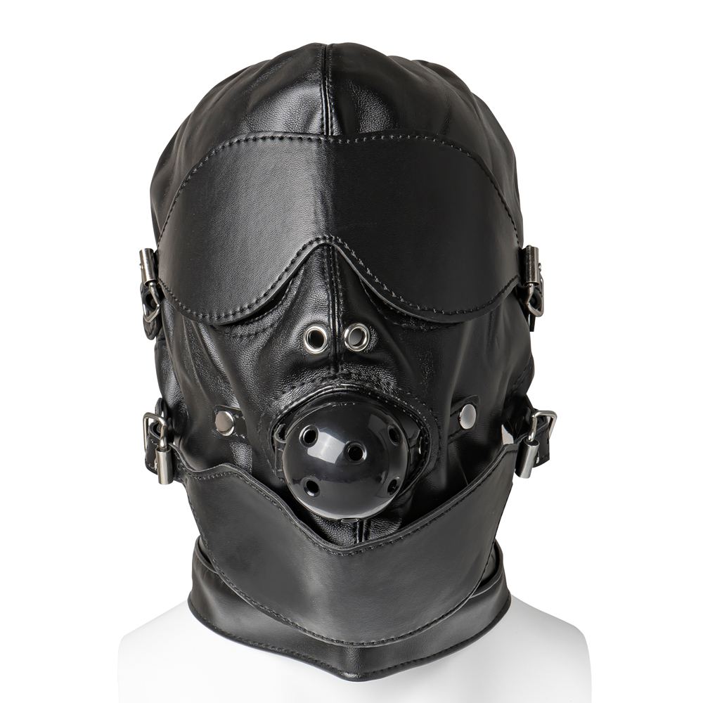 Cappuccio con maschera e ballgag Cappuccio con maschera e ballgag